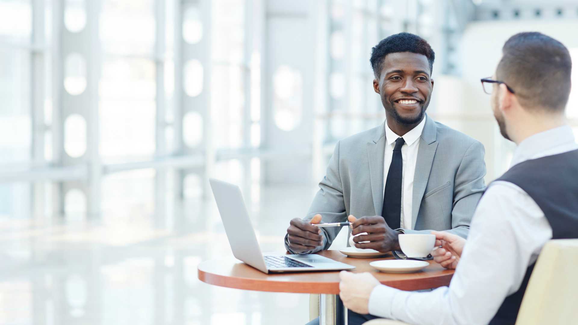 Virtual vs. In-Person Mentoring: Which is Best for Your Small Business
